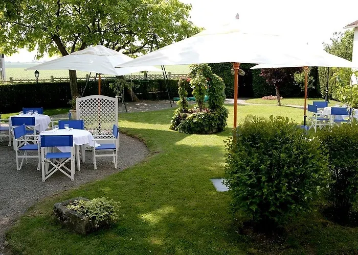 Logis Restaurant Le Faisan Dore Hotel 3*